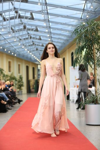 Gewinnerin des ersten Preisesdes Austrian Wedding Fashion Award
und somit einem Praktikum bei Gino Cerutti in London