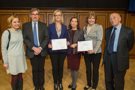 https://www.apa-fotoservice.at/galerie/11642 Im
Bild v.l.n.r.: Mag. Carla Camilleri, Leitung Archiv des Technischen
Museums Wien; Dr. Andreas Fingernagel, Direktor der Sammlung von
Handschriften der Österr. Nationalbibliothek; Dr. Johanna Rachinger,
Generaldirektorin Österr. Nationalbibliothek; Mag. Gabriele Eschig,
Generalsekretärin der Österr. UNESCO-Kommission; Dr. Gabriele
Zuna-Kratky, Generaldirektorin Technisches Museum Wien; Dr. Dietrich
Schüller, Vorsitzender des Österr. Nationalkomitees für das Memory
of the World Programm