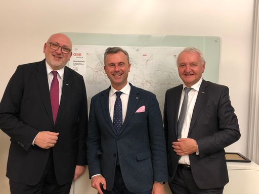 Erstes Arbeitsgespräch zwischen
Infrastrukturminister Norbert Hofer und ÖBB-CEO Andreas Matthä und
CFO Josef Halbmayr