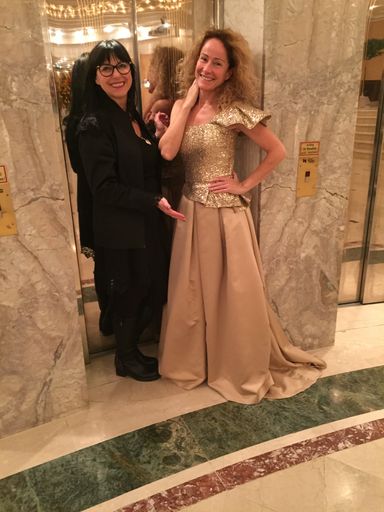  Sandra Pires trägt beim Ball Imperial im Casino
Baden bei der Mitternachtseinlage ein goldenes Ensemble von andrea-m