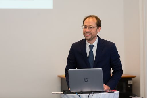 Vorschau Bild von Matthias Rubner, >Partner, Latham & Watkins