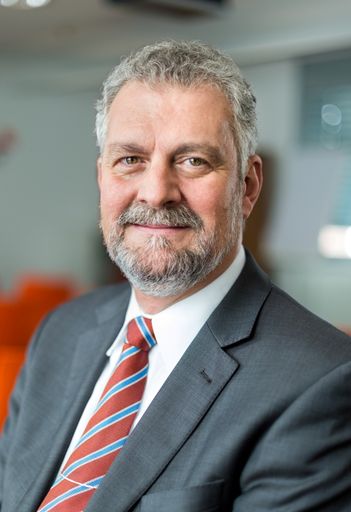 Vorschau Bild von Aslan Milla, Senior Partner bei PwC Österreich