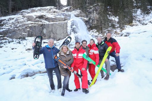  Im Bild v.l.n.r.: GF Christian Wörister, GF Petra
Lemberger, Bastian Wielandner, LAbg. Michael Obermoser, Sabine
Grauer, Bgm. Erich Czerny und Arnuld Hartl