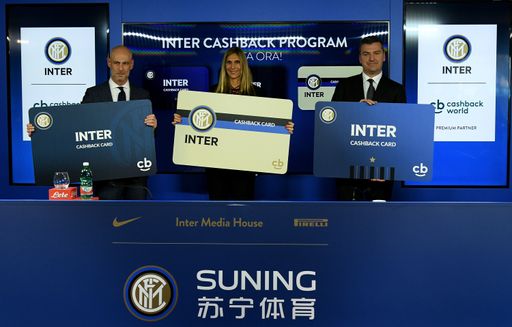  Giorgio Brambilla, Sales & Partnership Management
Director at FC Internazionale Milano, and the Managing Directors of
Lyoness Italy, Michela Mosconi and Edoardo Moretti (von links nach
rechts).