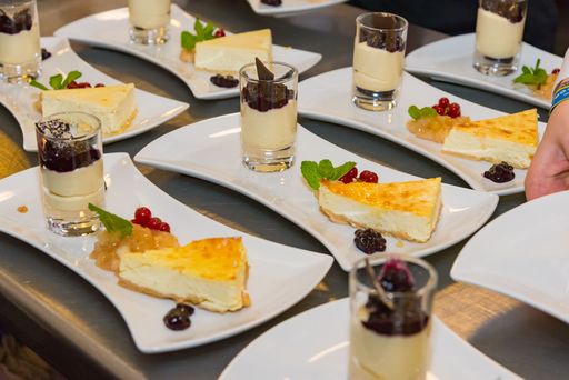 Vorschau Bild von Auch die Kulinarik kam in der Alten Universität in Graz nicht zu
kurz.