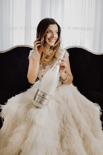 Bloggermodel Zoé Karapetyan mit Schlumberger
KRISTALL Doppelmagnum