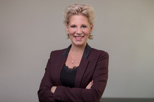  Alexandra Vetrovsky-Brychta, seit Ende 2017
Managing Director von Bisnode Austria, startet dieser Tage eine
Informationsoffensive: „Wir wollen unsere Kunden und jene, die es
noch werden wollen, noch besser auf aktuelle Herausforderungen im
Wirtschaftsalltag vorbereiten. Und deshalb bieten wir ab sofort
regelmäßig Webinare zu relevanten Themen wie etwa Risk Intelligence,
Compliance, Datenschutzgrundverordnung oder Geldwäscherichtlinie
an.“