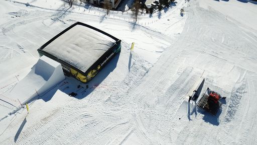 BIGAIRBAG 15 x 15 Meter im Snowpark Innerkrems