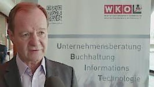 Wir begrüßen die neu beschlossene
Studienplatzerhöhung für Informatikstudierende der Regierung;
trotzdem: der Weg zur Digi NATION ist noch weit und auch hart. Wir
müssen Geschwindigkeit aufnehmen, wenn wir im globalen Wettbewerb
mithalten und an die IT-Spitze kommen wollen“, sagt Alfred Harl,
Obmann des Fachverbands für Unternehmensberatung, Buchhaltung und
Informationstechnologie (UBIT). Hochqualifizierte Fachkräfte im
Informations- und Kommunikationstechnologiesektor (IKT) sind das
Rückgrat der Digitalisierung. Allein jetzt fehlen mehr als 5.000
Fachkräfte für wichtige IT-Jobs in Österreich. „Es braucht eine
ambitionierte Innovations-, Standort- und Bildungspolitik sowie eine
IT-Offensive bei der Ausbildung an heimischen Universitäten und
Fachhochschulen sowie bereits in der Schule. Wir wollen Österreich
zur Digi NATION machen und fordern, dass die Bundesregierung einen
Masterplan hierfür entwickelt.