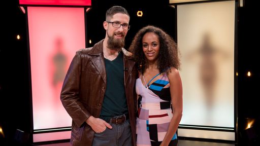 Kandidat Logan und Moderatorin Milka Loff Fernandes
in "Naked Attraction - Dating hautnah"; Ab 5. Februar 2018, montags
um 22:15 Uhr bei RTL II; © RTL II - Recht zum Abdruck/Darstellung
zeitlich/sachlich beschränkt auf die Berichterstattung zur Sendung
Weiterer Text über ots und www.presseportal.de/nr/6605 / Die
Verwendung dieses Bildes ist für redaktionelle Zwecke honorarfrei.
Veröffentlichung bitte unter Quellenangabe: "obs/RTL II/RTL II /
Claudius Pflug"