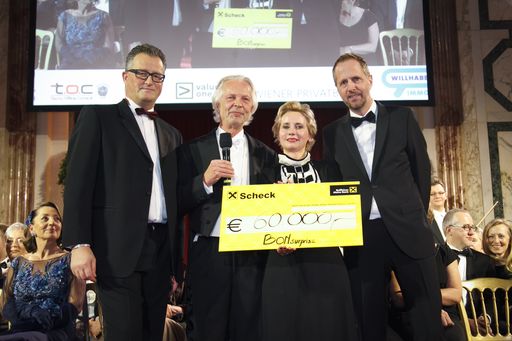 Übergabe des Spendenschecks in der Höhe von €
60.000,- Euro an BONsurprise