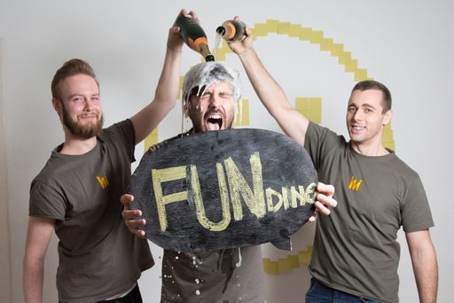  hiMoment Gründungsteam freut sich über das Investment