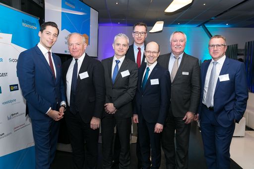 v.l.n.r.: Dominik Hojas, Chefredakteur Börsianer,
Helmut Wieser, Vorstandsvorsitzender AMAG AG, Christian Riegler,
Leitung Fondsmanagement bei 3 Banken-Generali Investment,
Hagen-Holger Apel, Senior Client Portfoliomanager bei DNB Asset
Management, Uli Krämer, Leiter Portfoliomanagement bei der
Kepler-Fonds Kapitalanlagegesellschaft m.b.H, Dieter Wimmer, Leiter
Sales Österreich bei Comgest Deutschland, Robert Machtlinger, CEO
der FACC AG