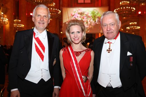 https://www.apa-fotoservice.at/galerie/12234 Im
Bild v.l.n.r: Justizimister Josef Moser, Dr. Aurelia Frick,
Justizministerin des Fürstentums Liechtenstein, Prof. Dr. Fritz
Wennig, Präsident des Juristenverbandes