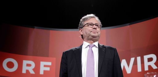 Alexander Wrabetz stellt sich beim Talk im Hangar-7
der Diskussion, ob "sein" Sender zu parteiisch, teuer und überholt
ist.