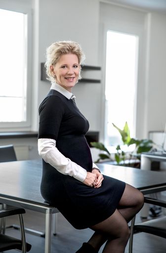 Bisnode-D&B-Austria-Geschäftsführerin Mag.
Alexandra Vetrovsky-Brychta: „Österreich ist hinsichtlich des
Einflusses von Frauen auf die Volkswirtschaft auf einem
grundsätzlich vergleichsweise guten Weg ist.“
