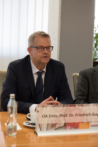 OA Univ.- Prof. Dr. Guy Friedrich