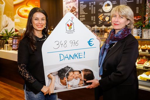  Isabelle Kuster, Managing Director von McDonald’s
Österreich und Sonja Klima, Präsidentin der Ronald McDonald
Kinderhilfe (v.r.)