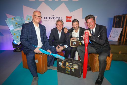  https://www.apa-fotoservice.at/galerie/12815 Im
Bild v.l.n.r.: Thomas Wacker, General Cluster Manager Novotel und
Ibis Hauptbahnhof, Volkmar Pfaff Geschäftsführer ACCOR
Hotelbetriebsges.m.b.H, Moderator Ciro de Luca und Virtuose Mat
Schuh.