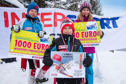 Sportliche Familie: Emma, Johannes und Peter Moser
- drei Geschwister machen beim Kids Pistencup das Rennen.