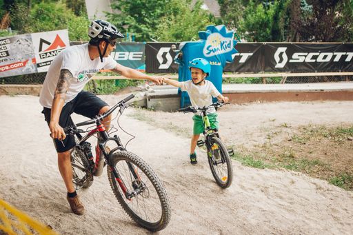  Vater & Sohn im Trailcenter Hohe Wand Wiese