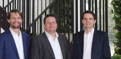  Dr. Markus Löschnigg freut sich über die
Kooperation mit Stefan und Martin Hörhammer und das vergrößerte Netz
an technischen Ressourcen.