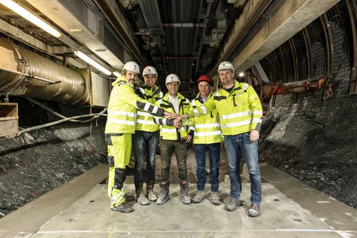 Vorschau Bild von Brenner Basistunnel: Perfekte Teamarbeit ermöglicht
Spitzenleistungen beim Bau der längsten unterirdischen
Eisenbahnverbindung der Welt.