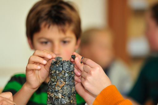 Spannende Experimente im Rahmen der VERBUND-Klimaschule können
nun auch auf der neuen Homepage mit viel Spaß und Lerneffekt gemacht
werden.