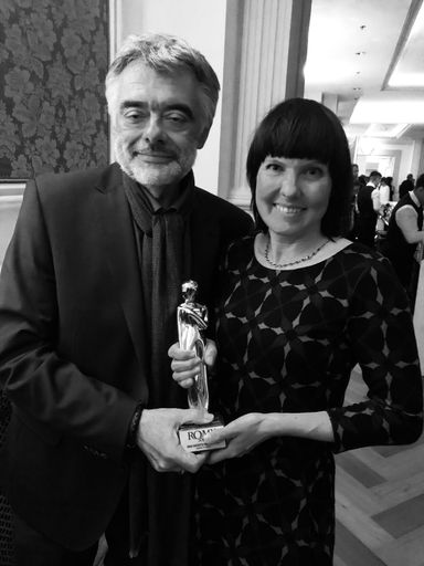 Das winning Team der Terra Mater Factual Studios:
Walter Köhler/CEO und Susanne Lummer/Executive Producerin halten die
gewonnene Romy in ihren Händen