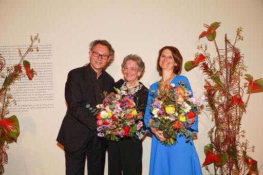  http://www.apa-fotoservice.at/galerie/11683
Feierliche Eröffnung der Anton Romako-Ausstellung im Leopold Museum.
v.li.n.re.: Leopold Museum-Direktor Hans-Peter Wipplinger,
Vorstandsmitglied Elisabeth Leopold und Kuratorin Marianne
Hussl-Hörmann