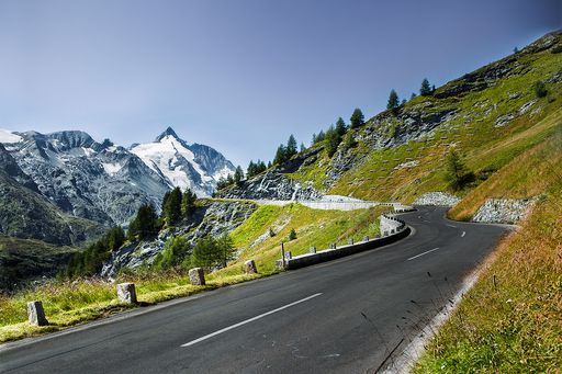 Vorschau Bild von Auffahrt Gletscherstraße mit herrlichem Blick auf den
Großglockner (3.798 m)
