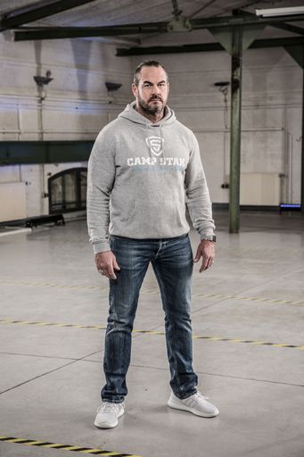 In "Stahl:hart gegen Mobbing" besucht Carsten Stahl
Schulen in ganz Deutschland, um Opfern zu helfen und Täter
wachzurütteln. "Stahl:hart gegen Mobbing": Montags um 20:15 Uhr bei
RTL II / © RTL II - Recht zum Abdruck/Darstellung zeitlich/sachlich
beschränkt auf die Bewerbung der Sendung.
