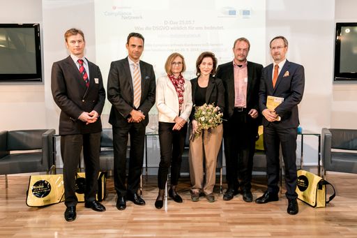 vlnr: Dr. Matthias SCHMIDL, stellvertretender
Leiter der österreichischen Datenschutzbehörde; Alberto Sanz de
Lama, CEO LexisNexis Österreich; Mag. Karin MAURER, GDPR Leader IBM
DACH - Germany, Austria, Switzerland; Moderatorin Barbara
STEININGER, Trend; Ing. Mag. Dr. Christof TSCHOHL, Obmann
epicenter.works, Vstd.Mitglied noyb, GF Research Institute; Dr.
Gerhard KUNNERT, Bundesministerium für Verfassung, Reformen,
Deregulierung und Justiz.