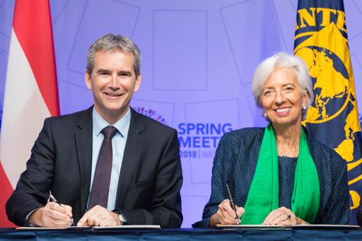  Finanzminister Hartwig Löger und Christine Lagarde,
geschäftsführende Direktorin des Internationalen Währungsfonds (IWF)
unterschrieben das JVI Memorandum of Understanding.