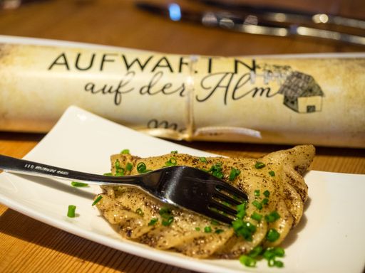Vorschau Bild von hochwertige Almkulinarik erwartet die Gäste bei der
Genussveranstaltung auf der Alm hinterm Brunn