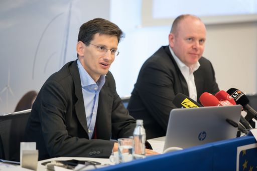 Vorschau Bild von Miba CEO F. Peter Mitterbauer und CFO Markus Hofer