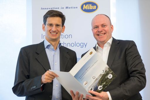 Vorschau Bild von Miba CEO F. Peter Mitterbauer und CFO Markus Hofer
