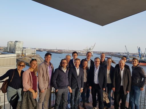  Gruppenbild auf der Plaza der Elbphilharmonie