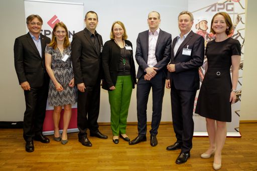 Vorschau Bild von Kundenbedürfnisse im Fokus der Podiumsdiskussion: V.l.n.r. Mag.
Michael Gerbavsits, Dr. Julia Pitters, DI Bruno Oberhuber, Simon
Schmitz, Moderator Franz Lamprecht und Veranstalterin DI Barbara
Steffl.