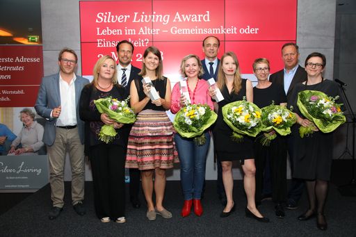 https://www.apa-fotoservice.at/galerie/13297 Die
Gewinnerin, Serge Falck, Thomas Morgl/Geschäftsführer Silver Living,
Walter Eichinger/Geschäftsführer Silver Living, Wolfgang P.
Stabauer/Geschäftsführer ÖKO-Wohnbau