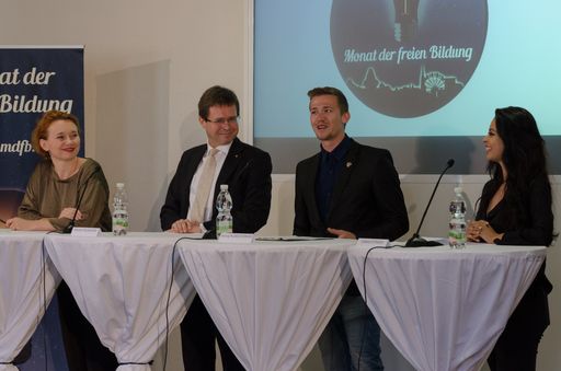 Vorschau Bild von Pressekonferenz zum Start des Monat der freien
Bildung