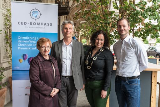 https://www.apa-fotoservice.at/galerie/13611
Personen von links nach rechts: Angelika WIDHALM, Univ.-Prof. DI Dr.
Harald VOGELSANG, Ing. Evelyn GROSS, Tobias KASA, MSc.