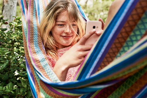 Neue leistbare Jugend-Tarife bieten unlimitiertes
WLAN-Internet für Zuhause und 25 GB für das Handy mit unlimitierten
Minuten und SMS um jeweils 19,99 Euro.