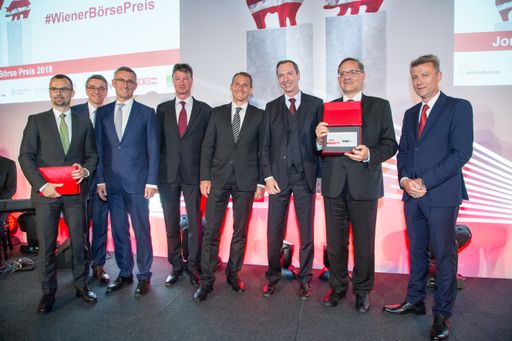  Wiener Börse Preis 2018 – Medienarbeit
ausgezeichnet: Peter Felsbach (voestalpine AG), Harald Hagenauer
(C.I.R.A.), Robert Ottel (voestalpine AG), Michael Mauritz (Erste
Group Bank AG), Stefan Dörfler (Erste Group Bank AG), Stephan
Klasmann (Flughafen Wien AG), Günther Ofner (Flughafen Wien AG),
Wolfgang Nedomansky (APA-Finance)