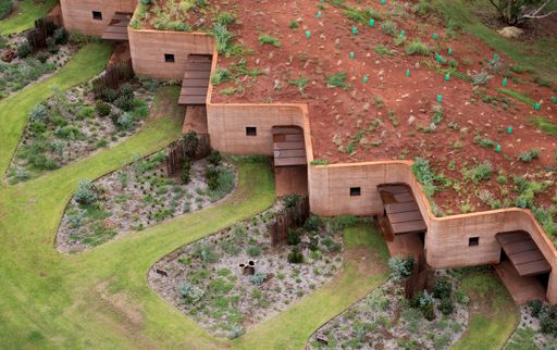  Luigi Roselli Architects: The Great Wall of WA