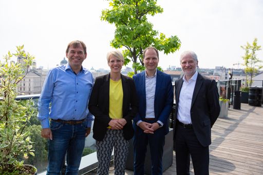  V.l.: Hermann-Josef Tenhagen (finanztip.de),
Valerie Hauff-Prieth (Director Public Affairs, ING-DiBa Austria),
Prof. Christian Thorun (Institut für Verbraucherpolitik) und Thomas
Bieler (Verbraucherschutzbeauftragter, ING-DiBa) bei der heutigen
Studienpräsentation "Transparenz in der Werbung für
Verbraucherkredite".