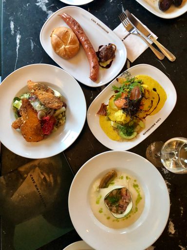 Vorschau Bild von kleine Variation von den Speisenklassikern im Café
Drechsler u.a. Spargelcremesuppe, Backhendlsalat, Käsekreiner