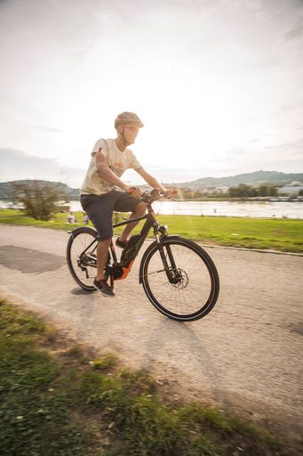 Vorschau Bild von KTM E-Trekkingbike in Linz