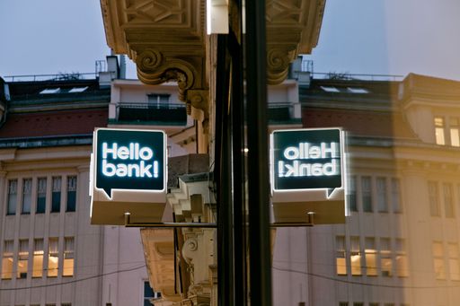 Die Hello bank! ist der führende Online Broker in
Österreich.