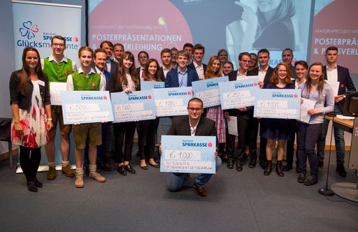 Wissenschaft in Maturaklassen: 95 Ideen für
Gesundheit, Technik und Wirtschaft FH Kärnten zeichnete
österreichweit die besten Maturaprojekte aus: Vielfältig waren die
Ideen des 13. österreichweiten Maturaprojekt-Wettbewerbs der FH
Kärnten unter der Schirmherrschaft von Kärntner Landesschulrat
Rudolf Altersberger. Prämiert wurden die drei besten Ideen in den
Kategorien Gesundheit, Technik und Wirtschaft am 30. Mai 2018 auf
dem FH-Campus Villach.
